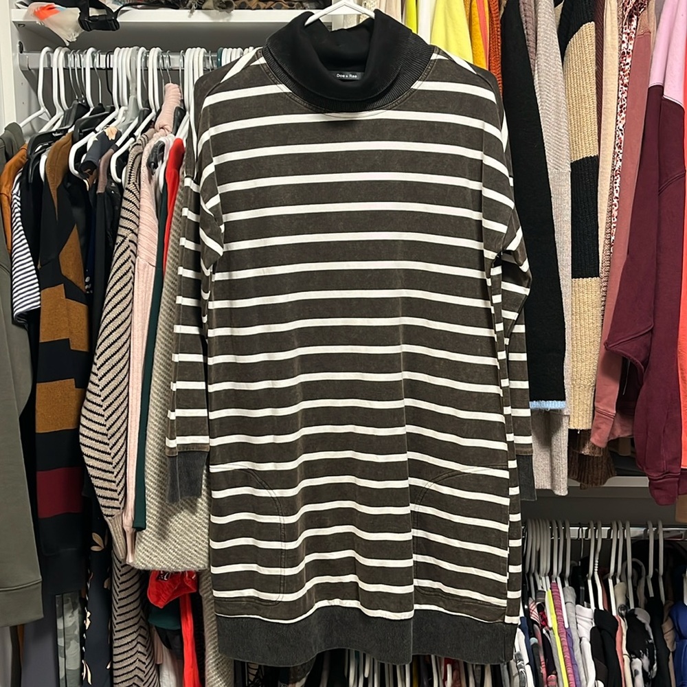 NWOT Doe & Rae sweater dress w/pockets!!!!